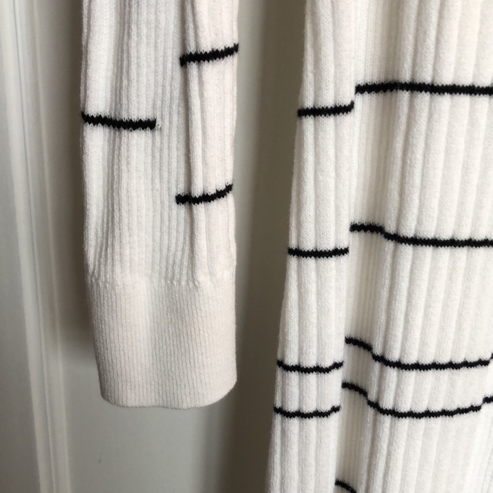 Sweater - Picture 5 of 6